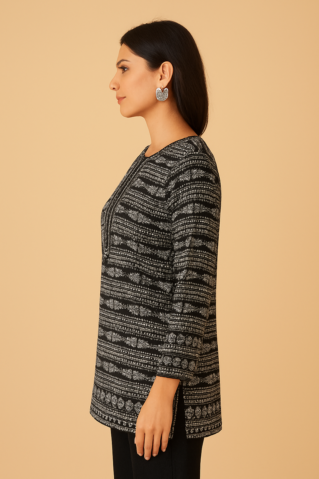 Elegant Black & White Printed Kurti – Timeless & Stylish