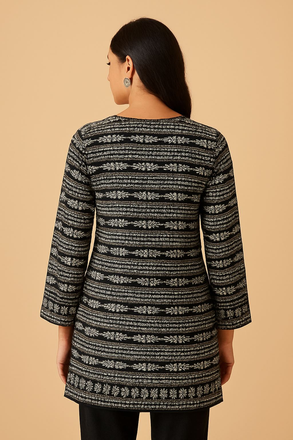 Elegant Black & White Printed Kurti – Timeless & Stylish