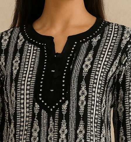 Elegant Black & White Printed Kurti – Timeless & Stylish